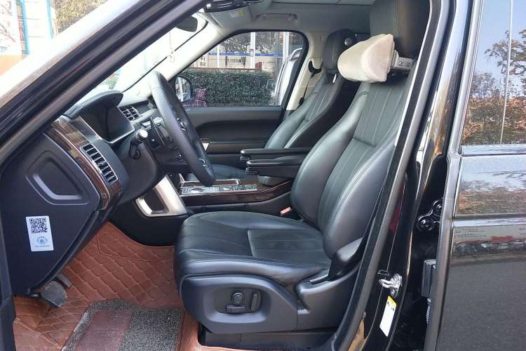 Used Land Rover Range 2017 3.0 SC V6 Vogue Left Front Seat