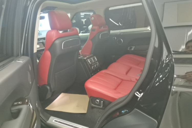 Used Land Rover Range 2017 3.0 SC V6 Vogue SE Long-Wheelbase Edition Left Rear Seat