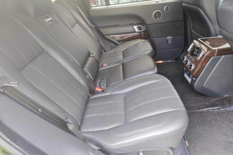 Used Land Rover Range 2017 3.0 SC V6 Vogue SE Long-Wheelbase Edition Left Rear Seat