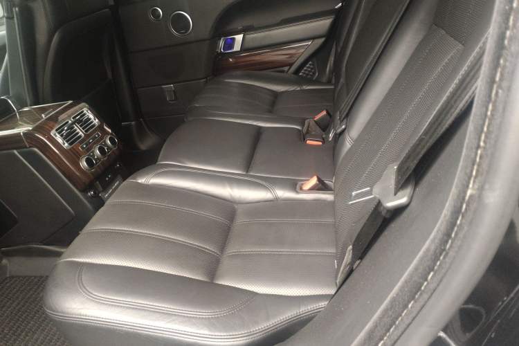 Used Land Rover Range 2017 3.0 SC V6 Vogue SE Long-Wheelbase Edition Left Rear Seat