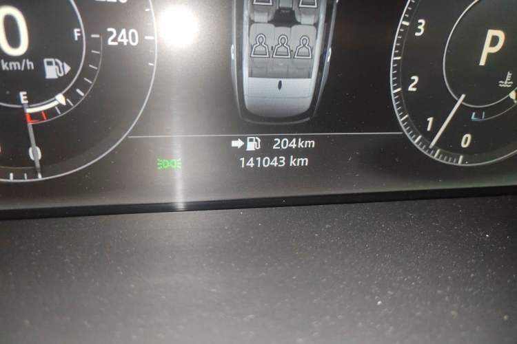 Used Land Rover Range 2017 3.0 SC V6 Vogue Odometer Close Up