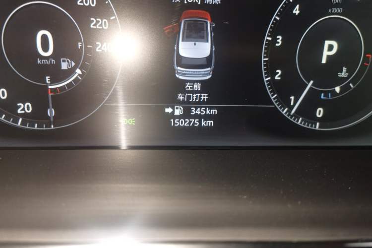 Used Land Rover Range 2017 3.0 SC V6 Vogue Odometer Close Up