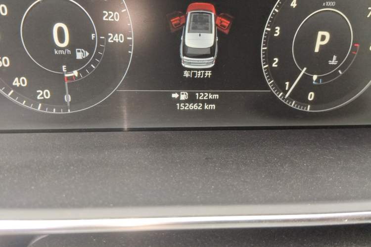 Used Land Rover Range 2017 3.0 SC V6 Vogue Odometer Close Up