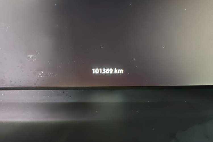 Used Land Rover Range 2017 3.0 SC V6 Vogue Odometer Close Up