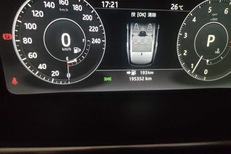 Used Land Rover Range 2017 3.0 SC V6 Vogue Odometer Close Up