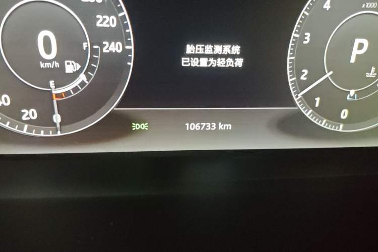 Used Land Rover Range 2017 3.0 SC V6 Vogue Odometer Close Up