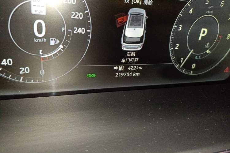 Used Land Rover Range  Odometer Close Up
