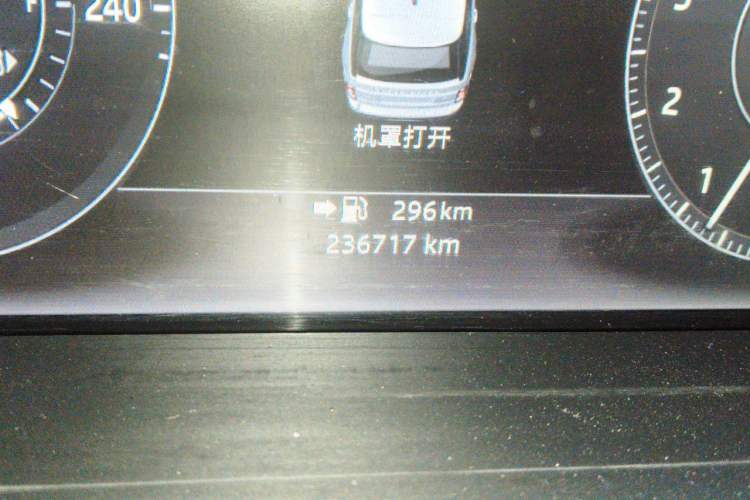 Used Land Rover Range 2017 3.0 SC V6 Vogue Odometer Close Up