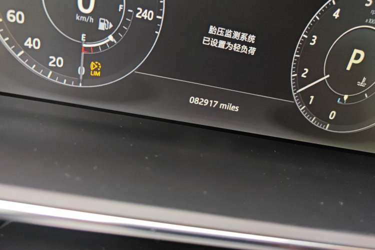 Used Land Rover Range  Odometer Close Up
