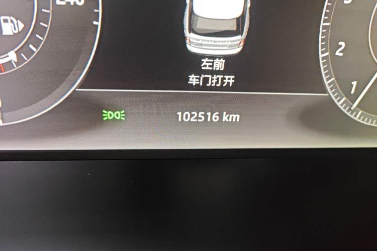 Used Land Rover Range  Odometer Close Up