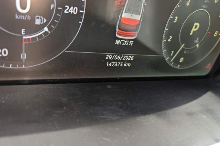 Used Land Rover Range 2017 3.0 SC V6 Vogue Odometer Close Up