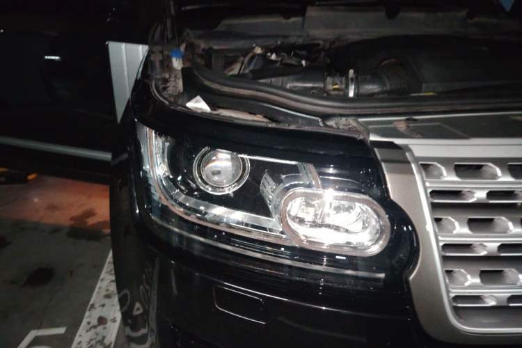 Used Land Rover Range 2017 3.0 SC V6 Vogue Extended Version Right Front Headlight