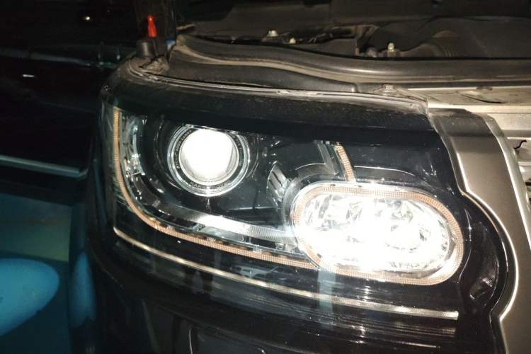 Used Land Rover Range 2017 3.0 SC V6 Vogue Right Front Headlight
