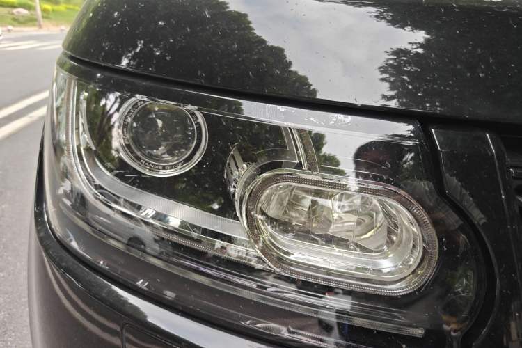 Used Land Rover Range 2017 3.0 SC V6 Vogue Extended Version Right Front Headlight