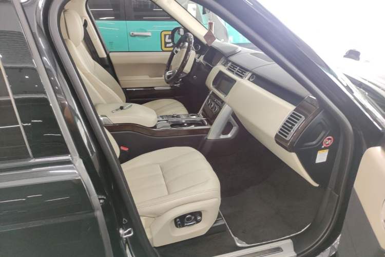 Used Land Rover Range 2017 5.0 SC V8 AB Prestige Extended Edition Right Front Seat