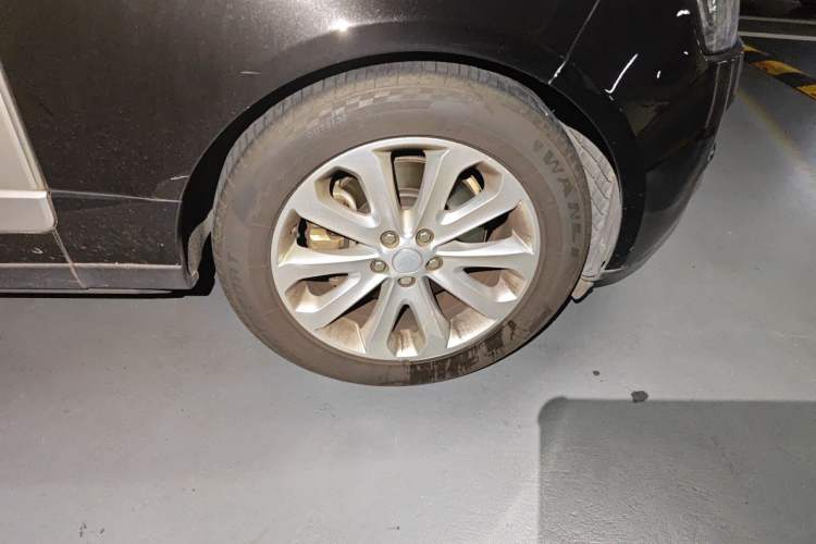 Used Land Rover Range  Right Front Wheel Hub