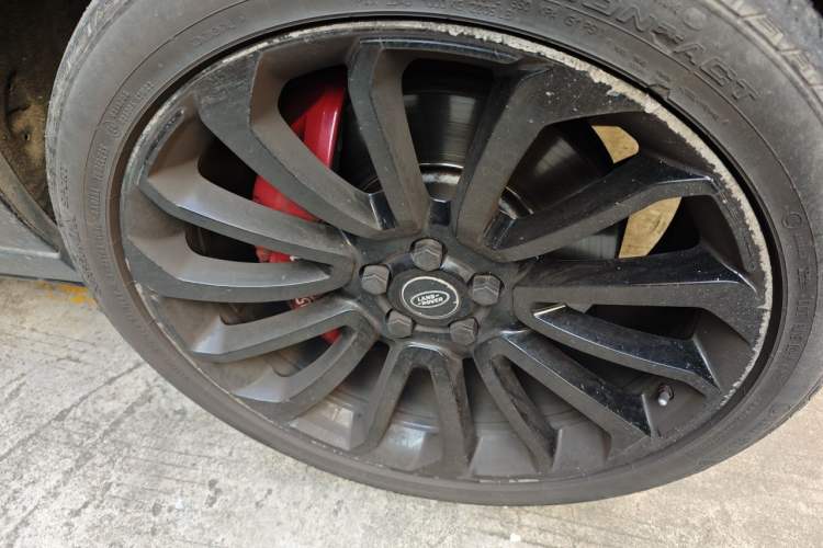 Used Land Rover Range 2017 3.0 SC V6 Vogue Extended Version Right Front Wheel Hub