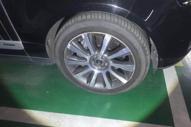 Used Land Rover Range 2017 3.0 SC V6 AB Prestige Extended Edition Right Front Wheel Hub