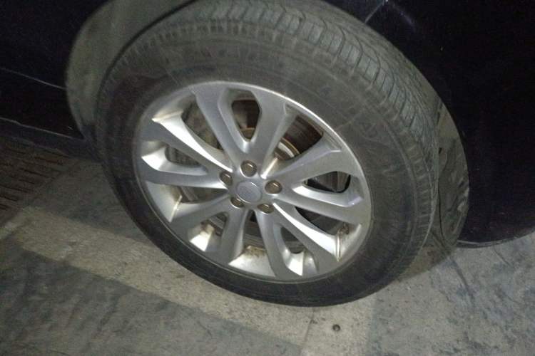Used Land Rover Range 2017 3.0 SC V6 Vogue Extended Version Right Front Wheel Hub