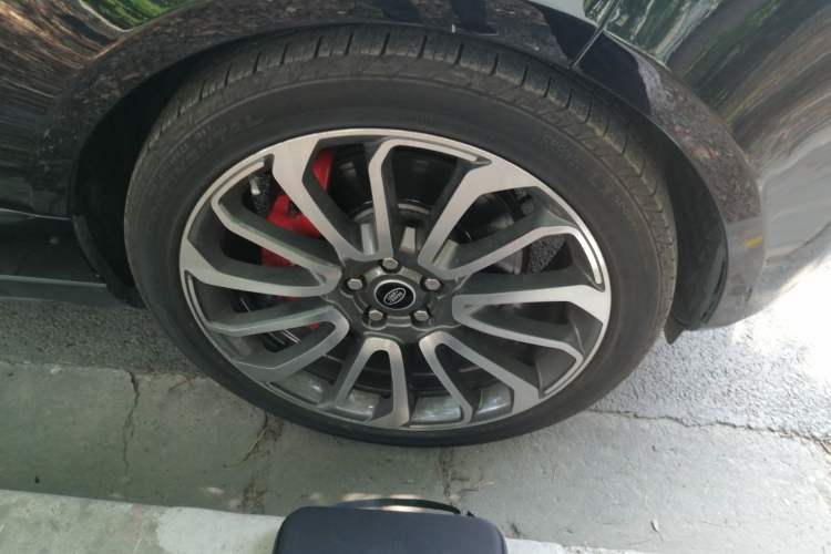 Used Land Rover Range 2017 3.0 SC V6 Vogue SE Long-Wheelbase Edition Right Front Wheel Hub