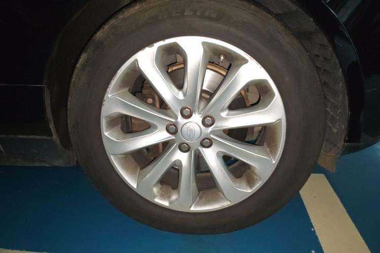 Used Land Rover Range 2017 3.0 SC V6 Vogue Right Front Wheel Hub