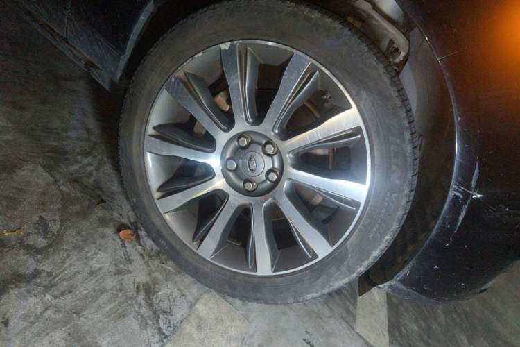 Used Land Rover Range 2017 3.0 SC V6 Grand Edition Right Front Wheel Hub