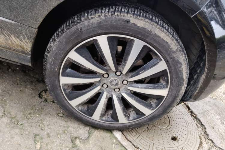 Used Land Rover Range 2017 3.0 SC V6 Vogue Right Front Wheel Hub