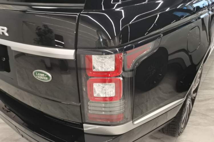 Used Land Rover Range 2017 3.0 SC V6 Vogue SE Long-Wheelbase Edition Right Rear Taillight