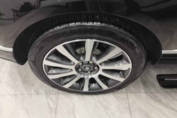 Used Land Rover Range 2017 3.0 SC V6 Vogue SE Long-Wheelbase Edition Right Rear Wheel Hub