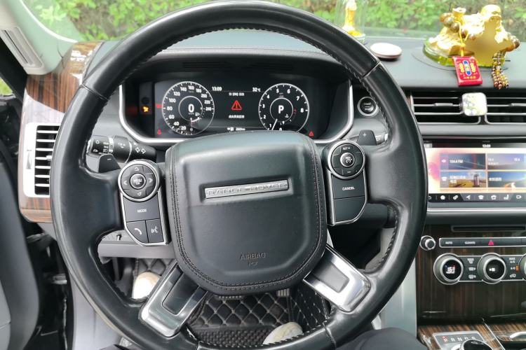 Used Land Rover Range 2017 3.0 SC V6 Vogue Steering Wheel