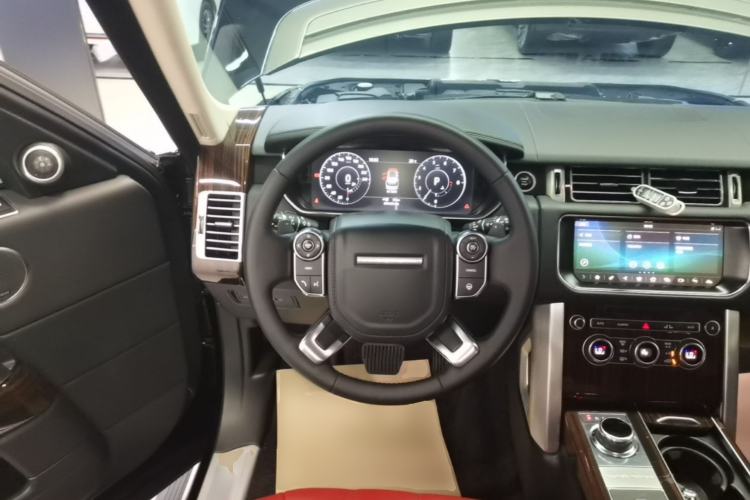 Used Land Rover Range 2017 3.0 SC V6 Vogue SE Long-Wheelbase Edition Steering Wheel