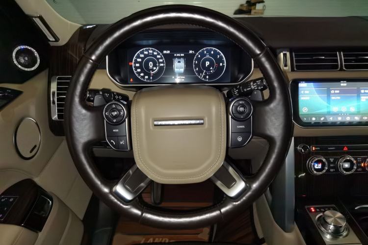 Used Land Rover Range 2017 3.0 SC V6 Vogue Extended Version Steering Wheel