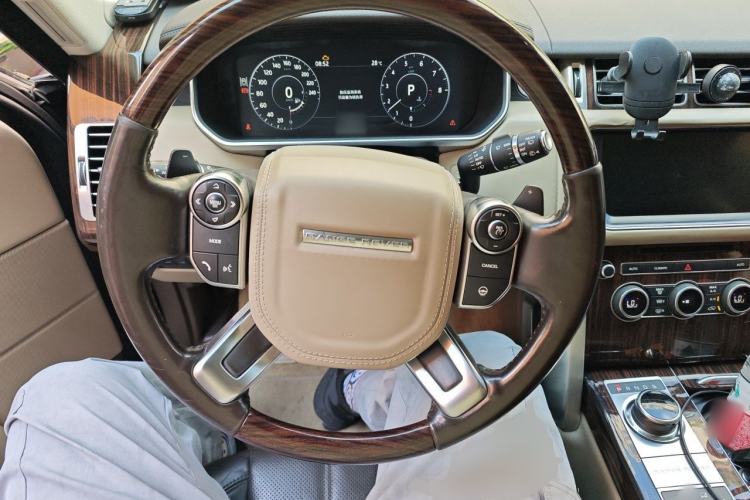 Used Land Rover Range 2017 3.0 SC V6 Vogue Extended Version Steering Wheel
