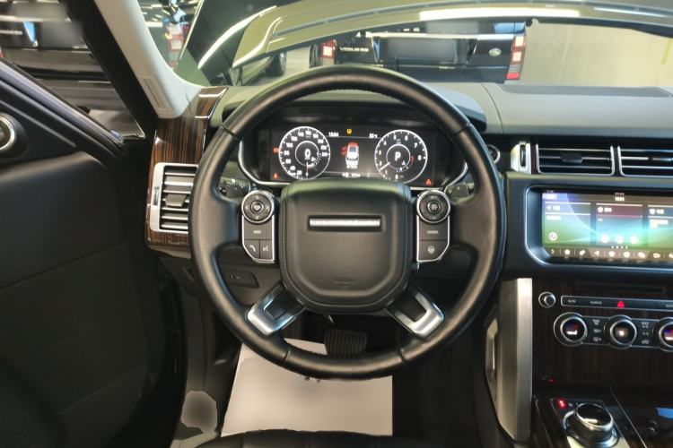 Used Land Rover Range 2017 3.0 SC V6 Vogue Extended Version Steering Wheel