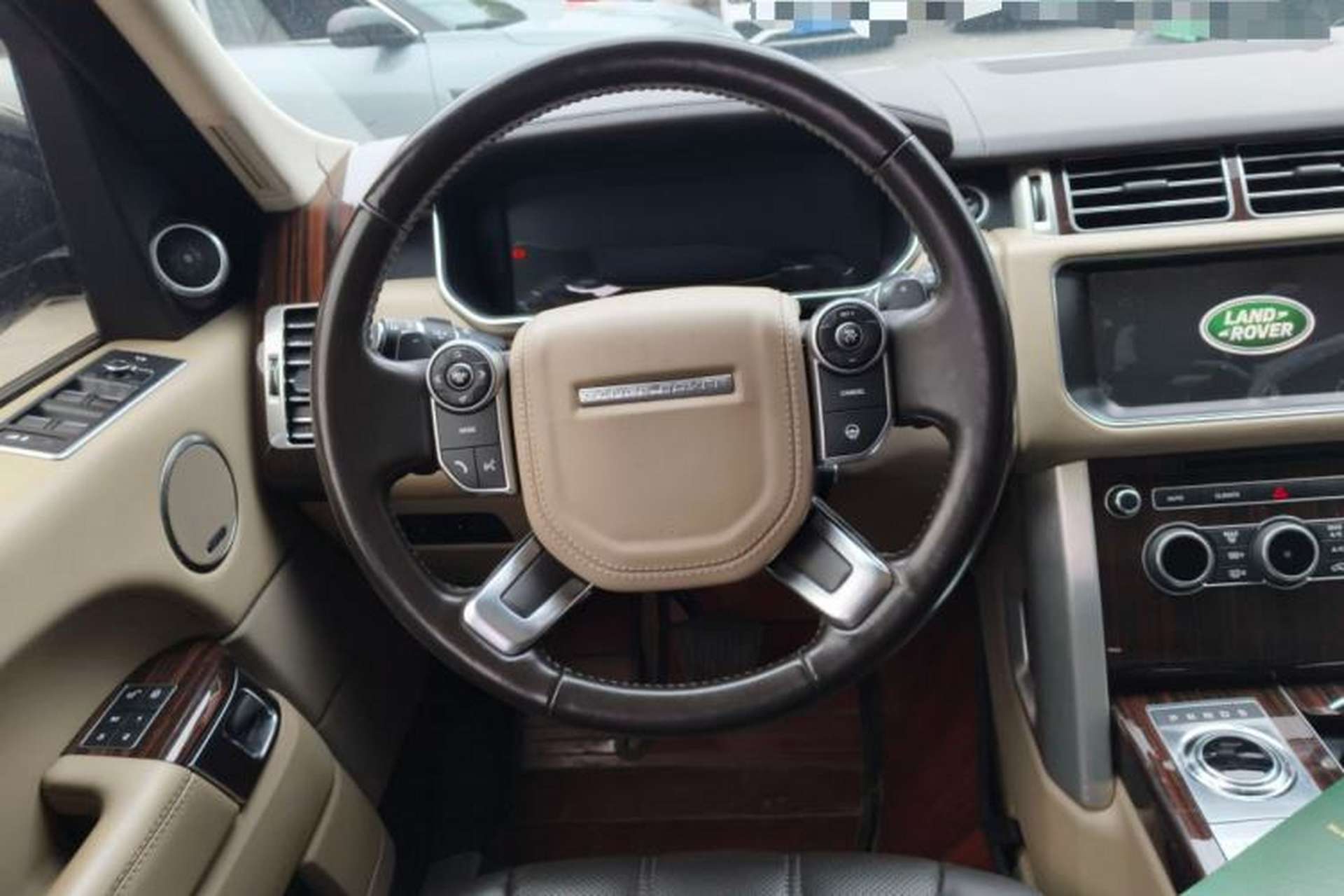 Used Land Rover Range 2017 3.0 SC V6 Vogue Extended Version Steering Wheel