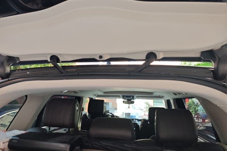 Used Land Rover Range 2017 3.0 SC V6 Vogue Extended Version Trunk