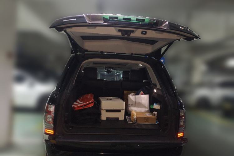 Used Land Rover Range 2017 3.0 SC V6 Vogue Extended Version Trunk