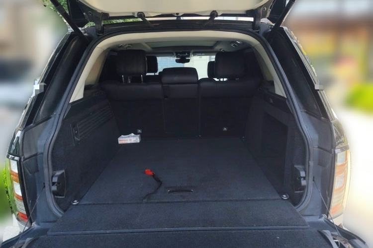 Used Land Rover Range 2017 3.0 SC V6 Vogue Extended Version Trunk