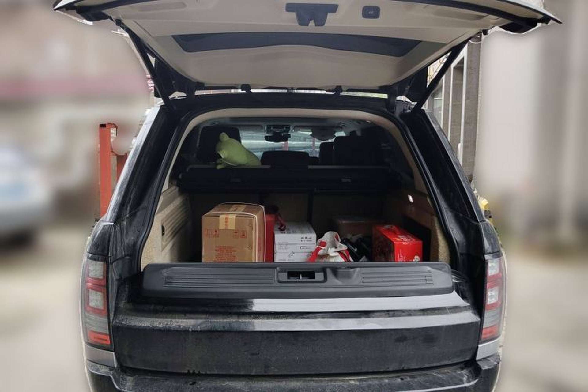 Used Land Rover Range 2017 3.0 SC V6 Vogue Trunk