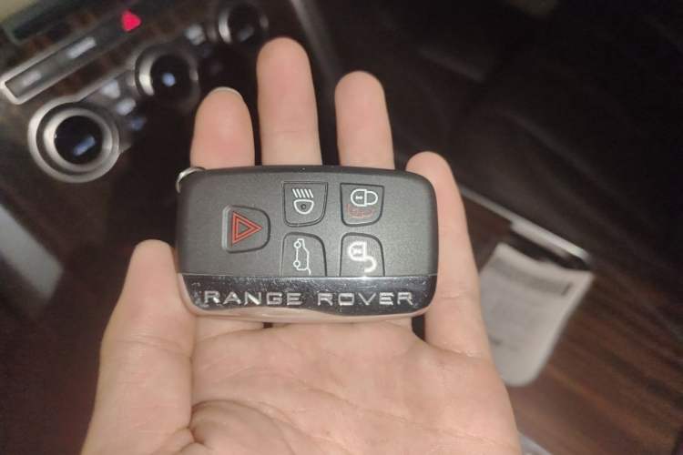 Used Land Rover Range 2017 3.0 SC V6 Vogue Vehicle Key