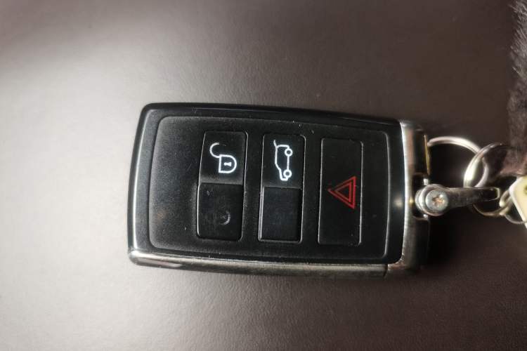 Used Land Rover Range 2017 3.0 SC V6 Vogue Extended Version Vehicle Key