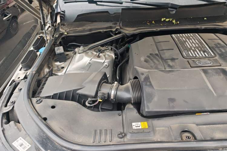 Used Land Rover Range 2017 3.0 SC V6 Vogue SE Long-Wheelbase Edition Engine Bay Right