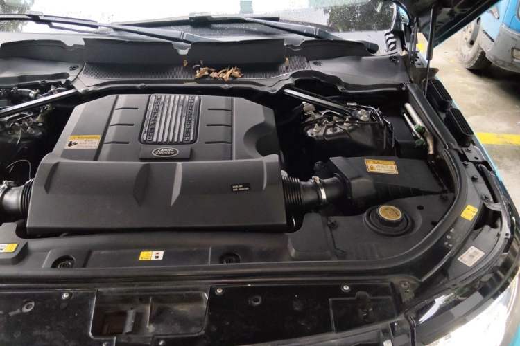 Used Land Rover Range  Engine Bay Left