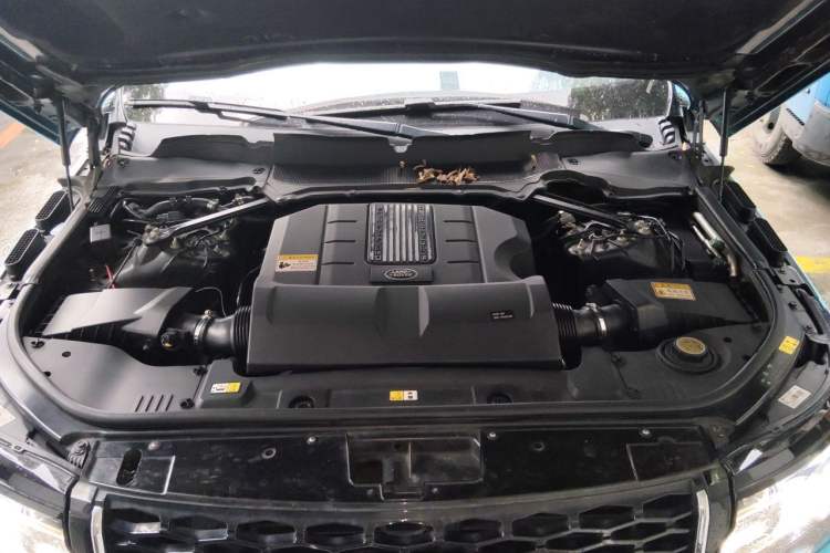 Used Land Rover Range  Engine Bay