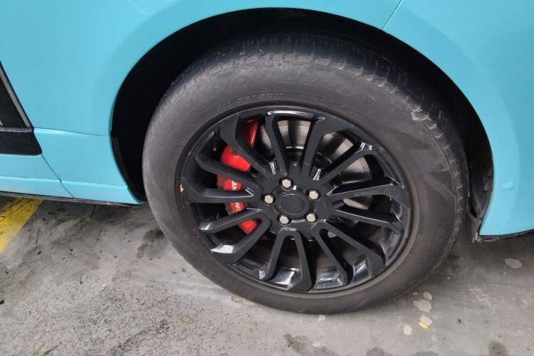 Used Land Rover Range  Right Front Wheel Hub