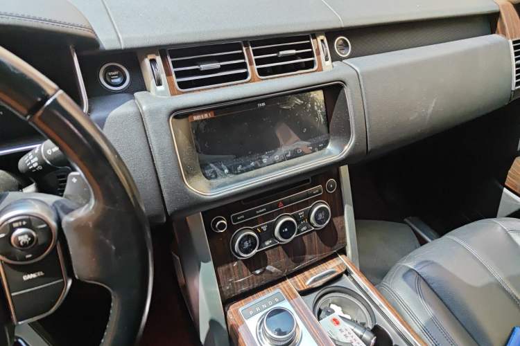 Used Land Rover Range  Audio And AC Panel
