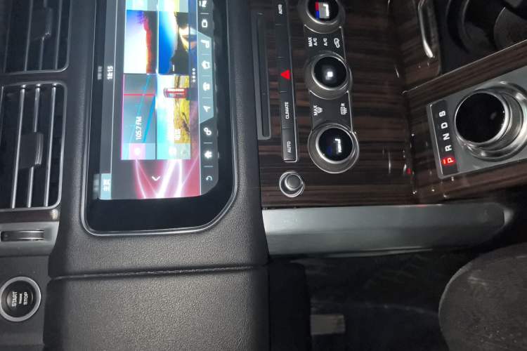 Used Land Rover Range  Audio And AC Panel