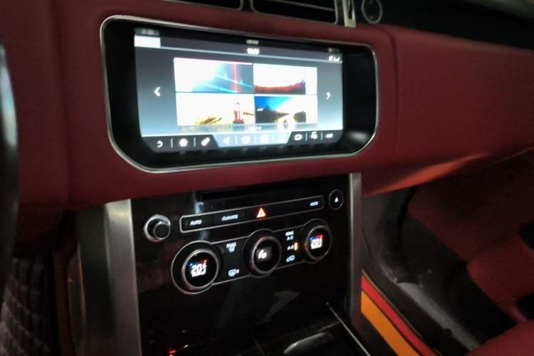Used Land Rover Range  Audio And AC Panel