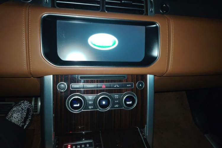 Used Land Rover Range  Audio And AC Panel