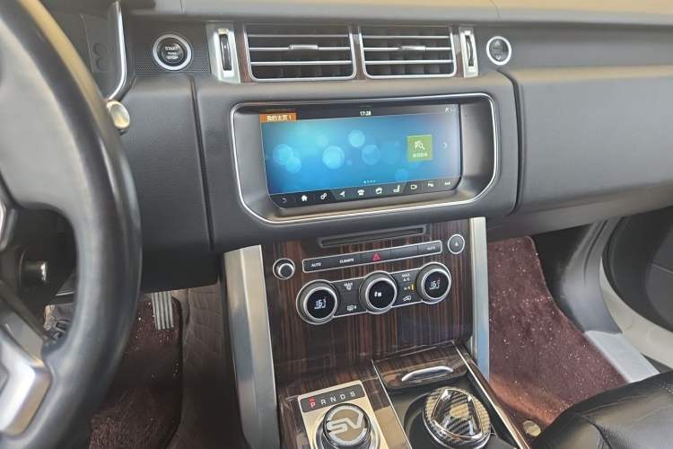 Used Land Rover Range 2017 3.0 SC V6 Vogue Audio And AC Panel